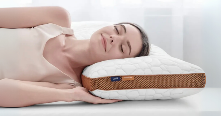 Luuna comemora 10 anos e promete um travesseiro grátis para clientes que forem às lojas de roupão