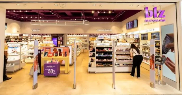 Beleza na Web e TRUSS distribuem brinde exclusivo em suas lojas físicas: um mini Spray Uso Obrigatório