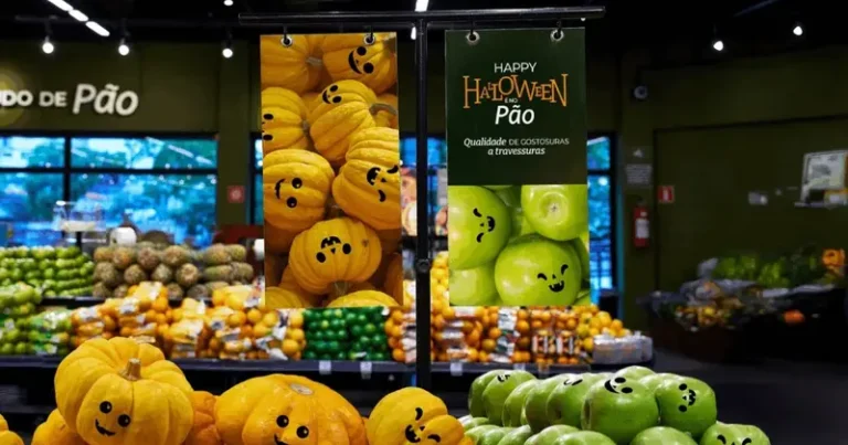 Pão de Açúcar entra no clima de Halloween e presenteia clientes fantasiados com donuts grátis