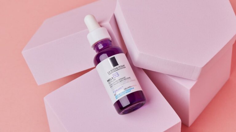 La Roche-Posay promove ativação com análise de pele, experimentação de produtos e distribuição de brindes