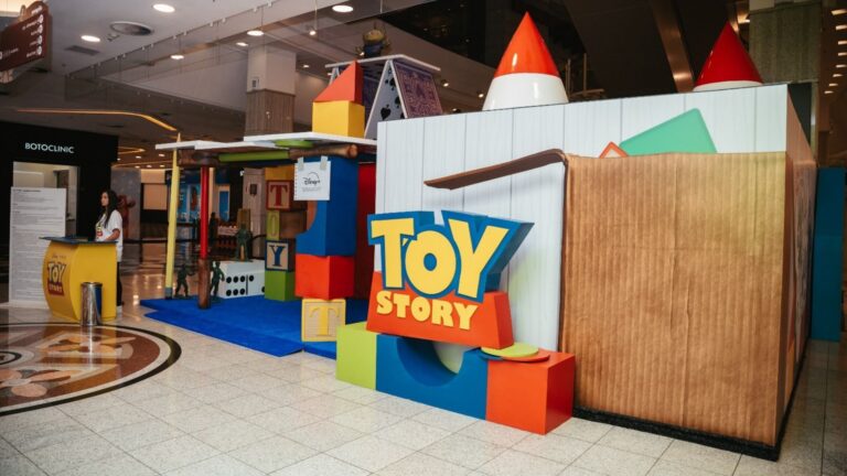 Arena Toy Story chega ao Bourbon Shopping com experiências gratuitas e diversão para toda a família
