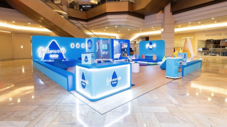 JOHNSON’S Baby instala espaço interativo em shopping com atividades para toda a família e reforça promoção de pelúcias