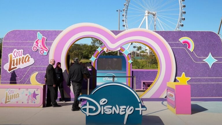 Disney+ promove experiência gratuita com patinação, oficina criativa e cenários temáticos de Sou Luna no Parque Villa-Lobos