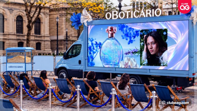O Boticário leva cinema ao ar livre gratuito para 12 cidades de Minas Gerais com experiência sensorial de Floratta Blue Crystal