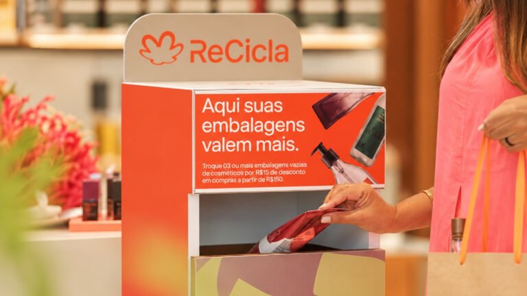Natura incentiva a reciclagem e recompensa consumidores que levarem embalagens vazias de cosméticos para suas lojas
